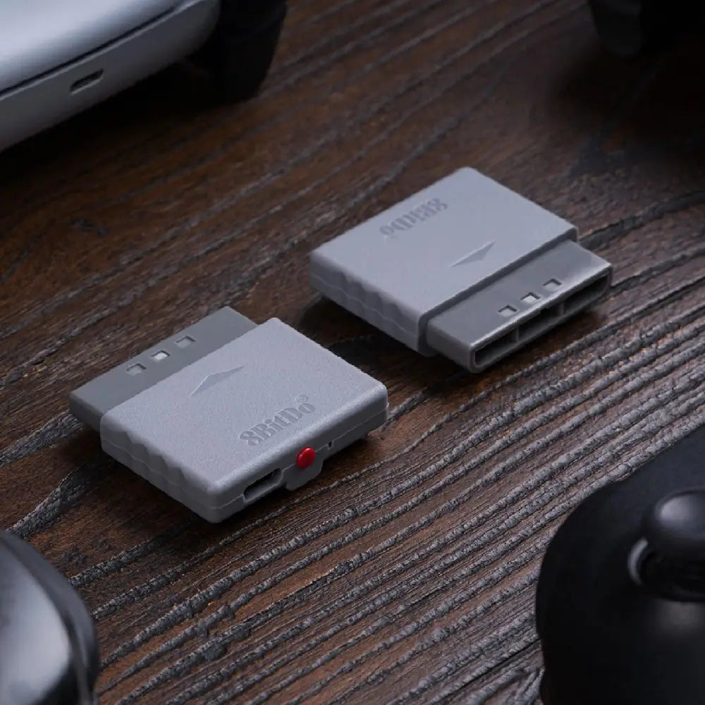 8BitDo Trådløs Adapter for PlayStation 1 & 2 (PS1 / PS2) - RetroGaming.no