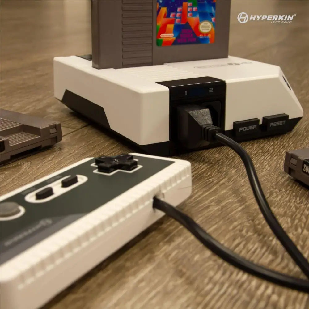 RetroN 1 HD NES Konsoll (Hvit) - RetroGaming.No